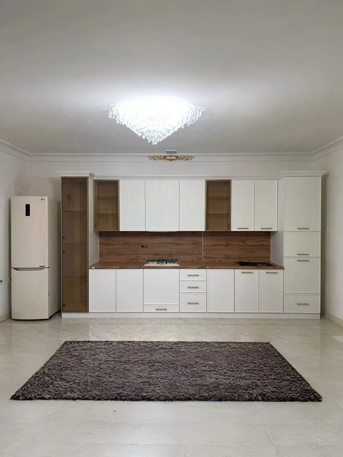 Кухня "Марсель" — ш425 см, в2422 см — Кухни